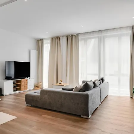 Urbanes City-loft Fuer 4 Mit Parkplatz דירה *