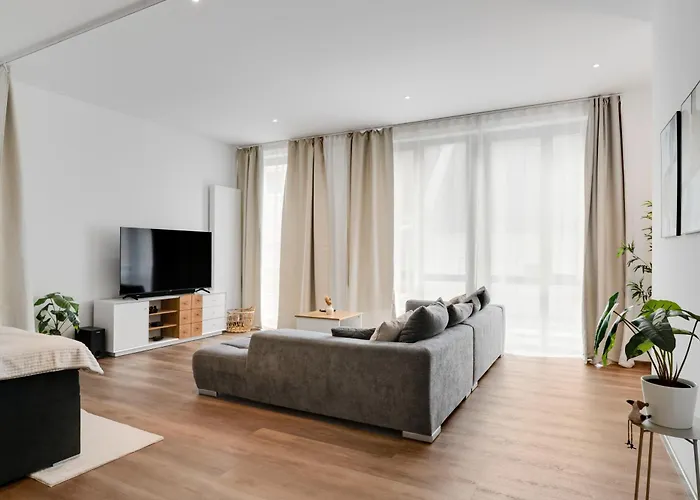 Urbanes City-loft Fuer 4 Mit Parkplatz Appartamento *